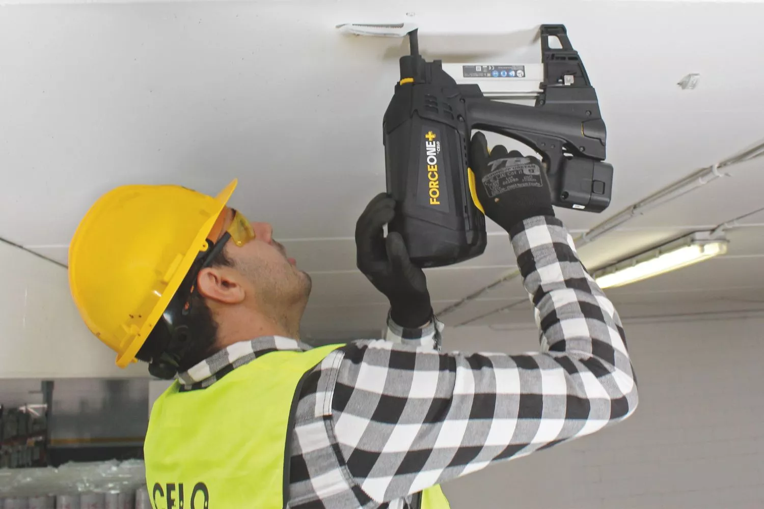Contractor installing an NCC cable clasp easily with the FORCE ONE+