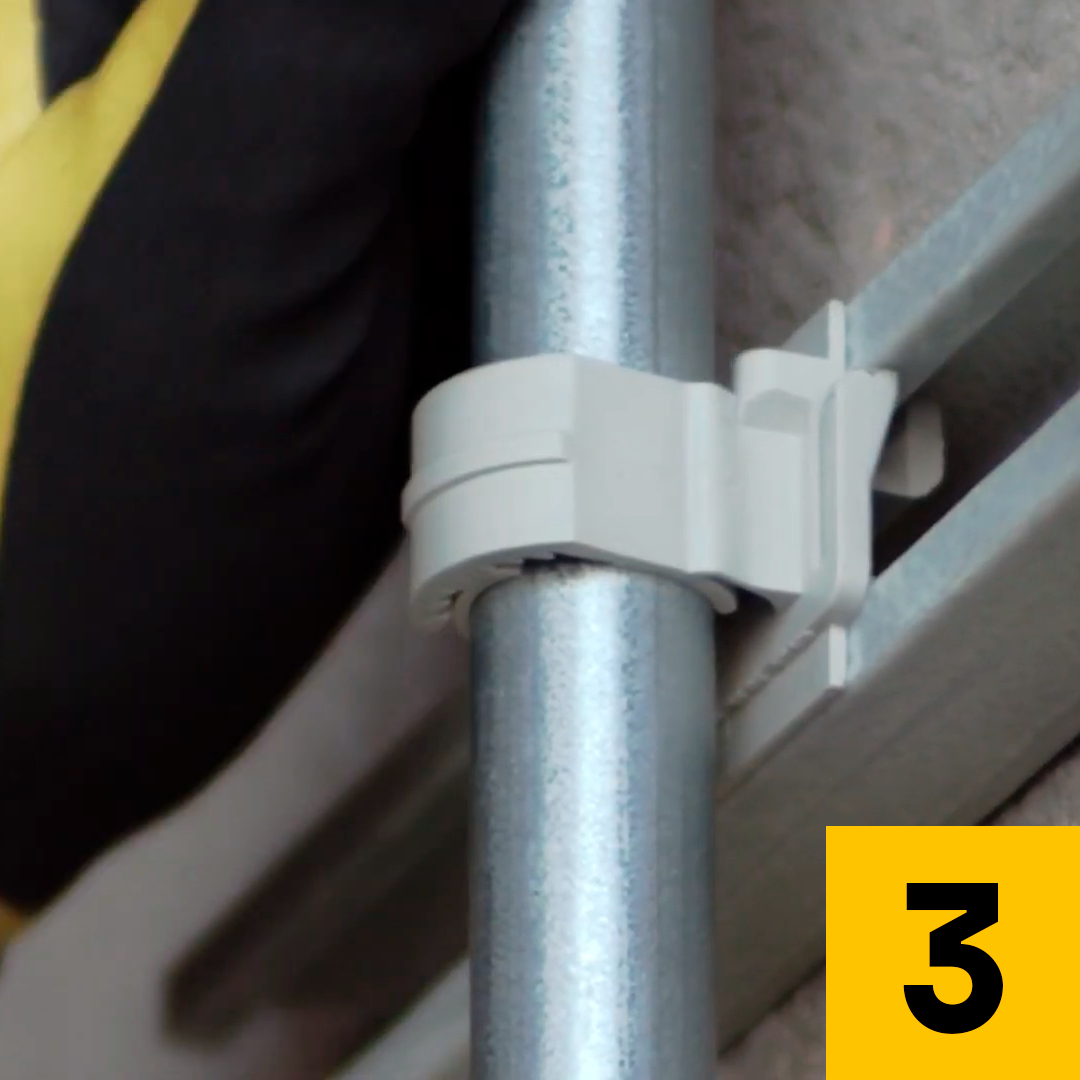 The Smart Clamps lock automatically with their toothed closer